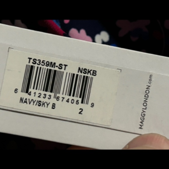 Maggy London Lottie Floral Knit Cropped Jumpsuit Navy Sky Size 2 - NWT - Picture 13 of 16